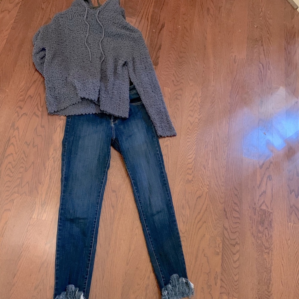 Grey popcorn hoodie sweater
